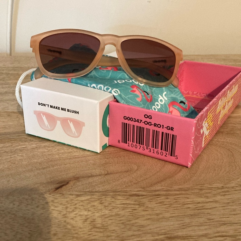 Don't Make Me Blush Goodr Sunglasses